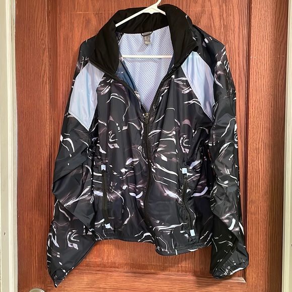NWOT Sweaty Betty Reflective Water Resistant Pack Away Jacket - Picture 2 of 5